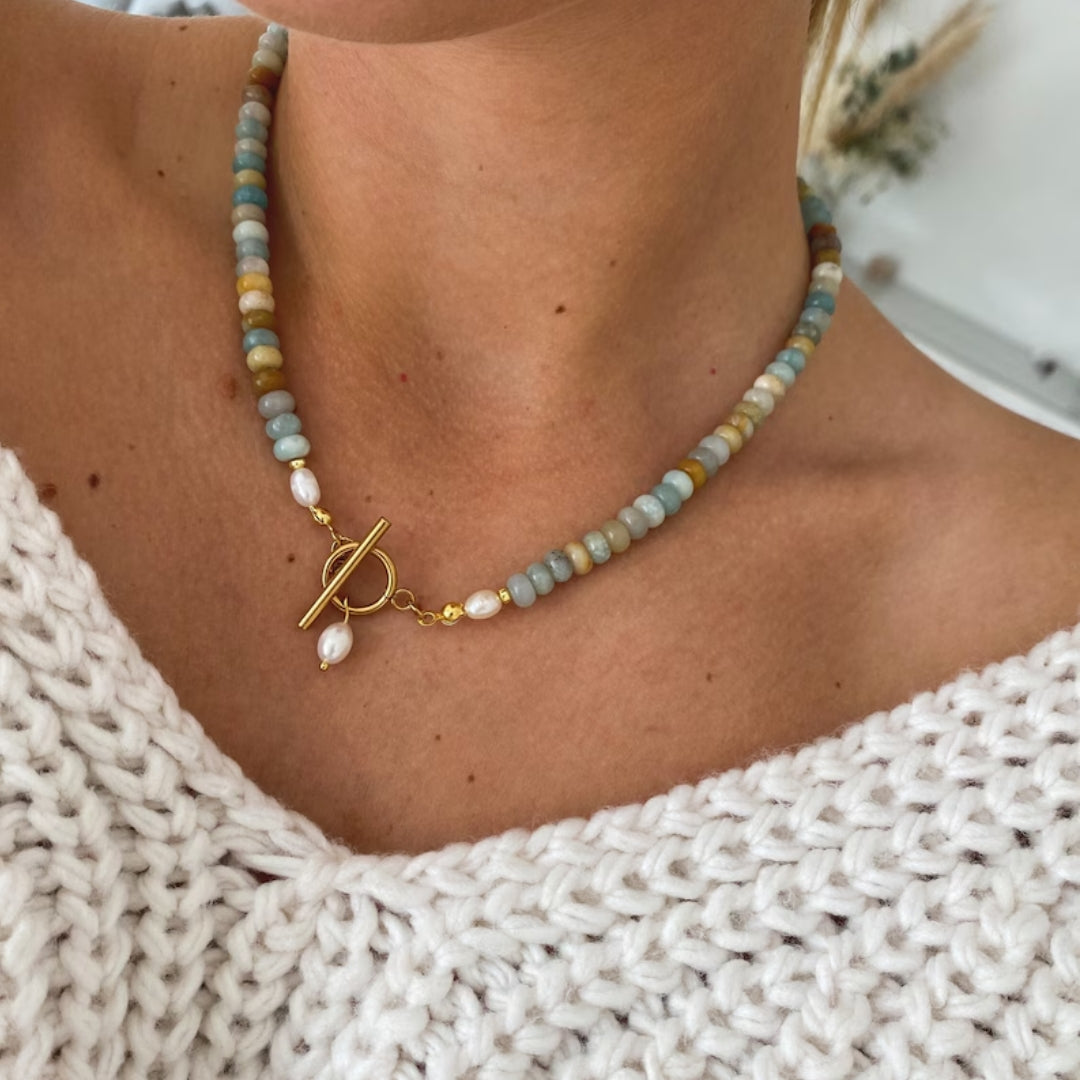 Collana Vintage Dorata con Vetro di Mare
