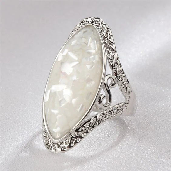 Anello in Argento con Opale Bianco Vintage
