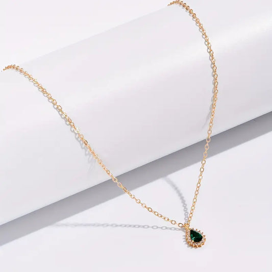 Collana Yvaine Gladorra | Dorata con Goccia Verde Smeraldo