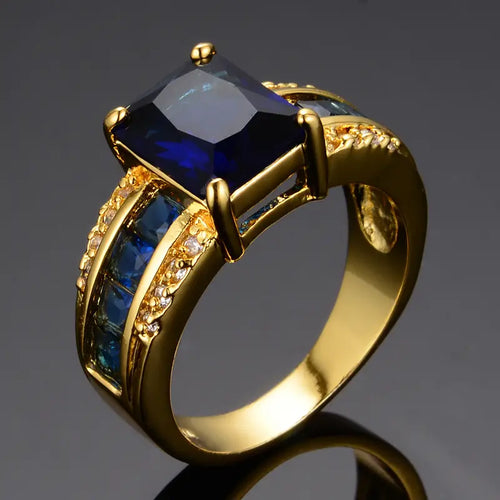 Anello in oro con zaffiro a forma quadrata