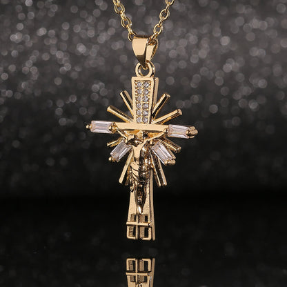 Collana con Croce Leggera in Stile Lusso con Pendente in Diamanti