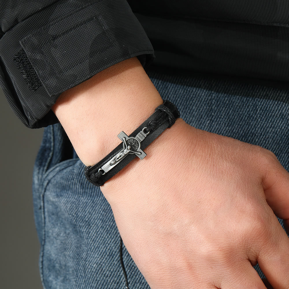 Braccialetto Regolabile in Pelle Marrone o Nera in Stile Classico con Crocifisso