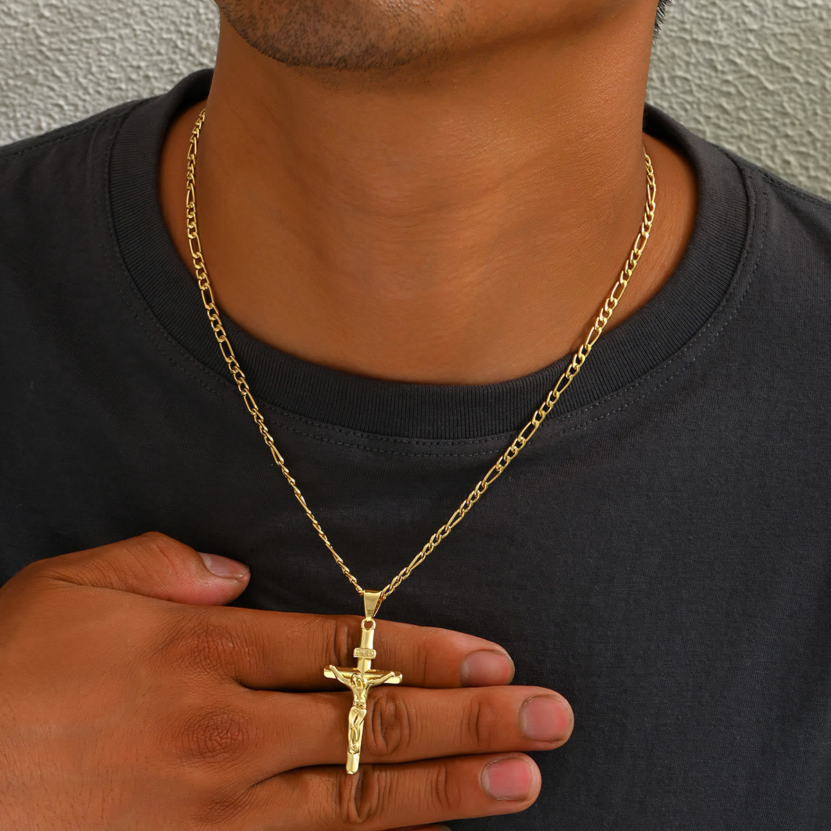 Collana con Crocifisso Sacro in 4 Stili: Design Elegante e Promemoria di Fede per Ogni Giorno