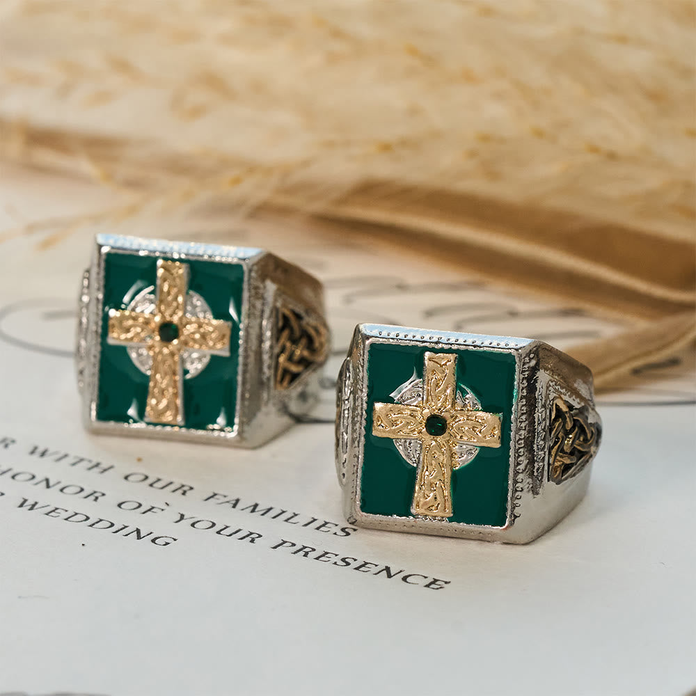 Anello Benedizione Celtica Irlandese Vintage & Classico Crocefisso: Un Simbolo di Eleganza