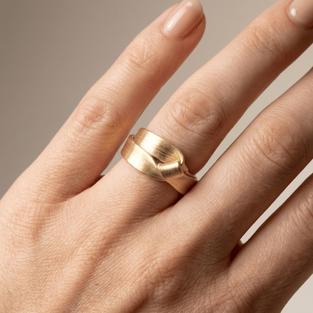 Anello Regolabile Avvolto in Oro