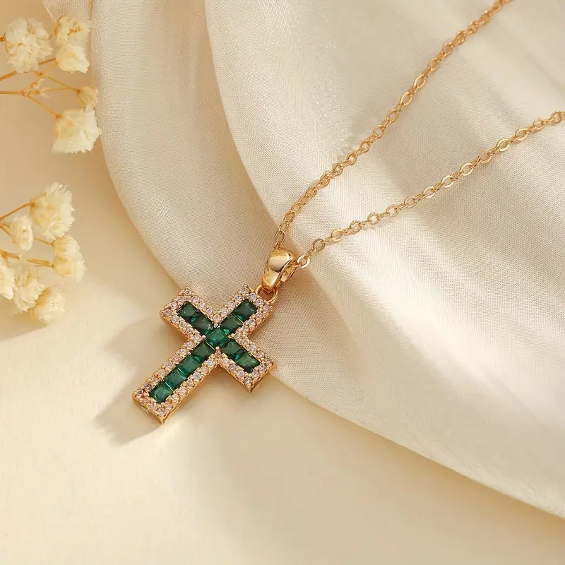 Collana con Croce Solene | Dorata con Pietre Verde Smeraldo