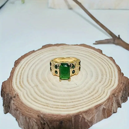 Anello Aveline Verdara | Dorato con Pietra Verde Smeraldo