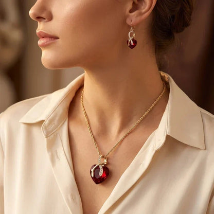 Set di gioielli cuore intrecciato rubino in oro