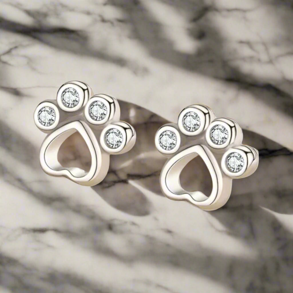 Orecchini a Perno a Forma di Zampa in Argento Sterling – Con Zirconia Scintillante