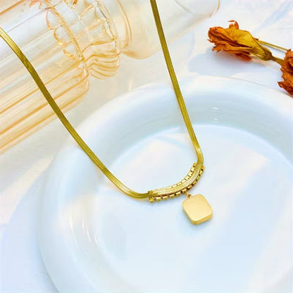 Collana Regalia Prism | Dorata con Pendente Verde Smeraldo