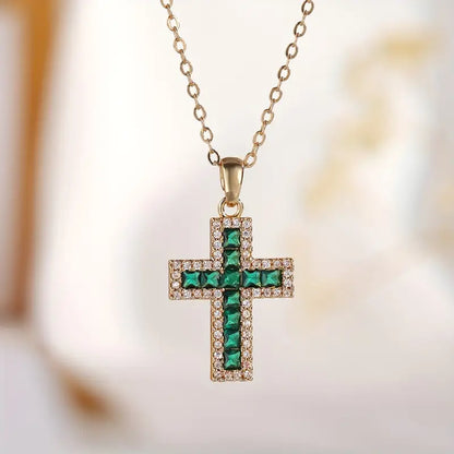 Collana con Croce Solene | Dorata con Pietre Verde Smeraldo
