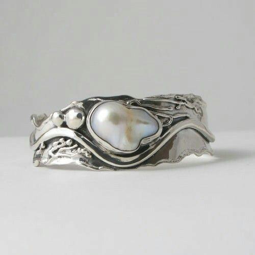 Anello Wave Vintage in Argento con Pietra Bianca