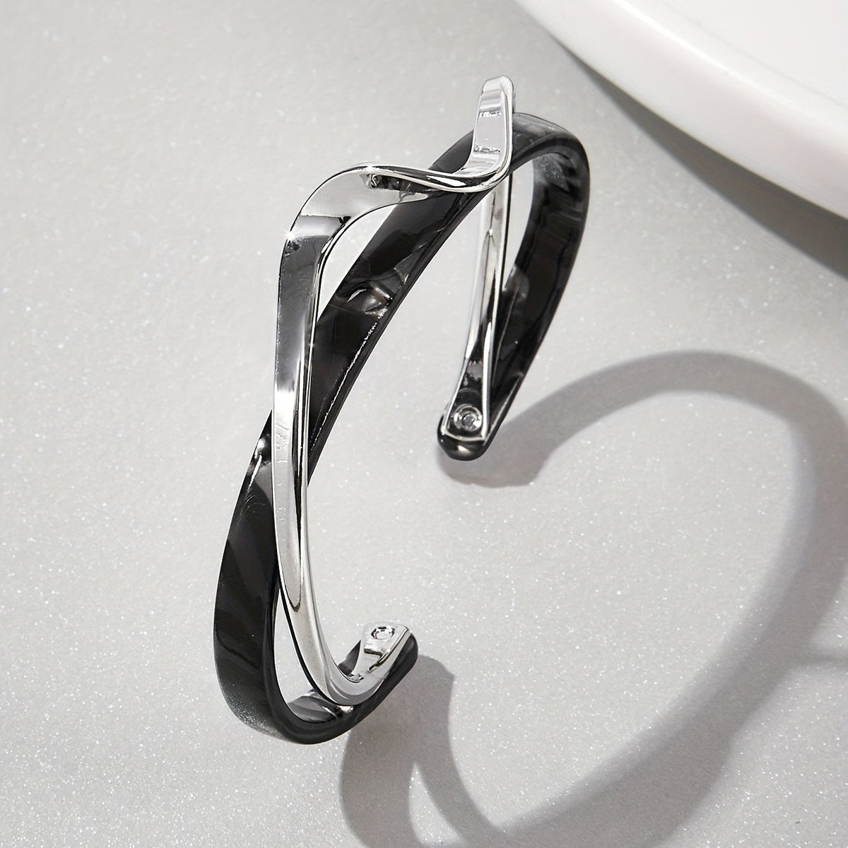 Bracciale Cuff in Oro Minimalista Elegante