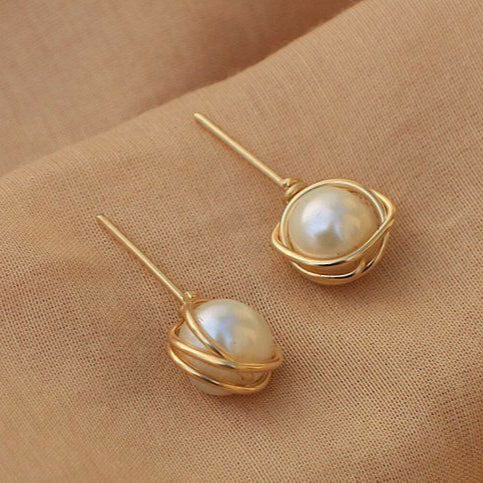 Orecchini Vintage con Perle e Fili Dorati