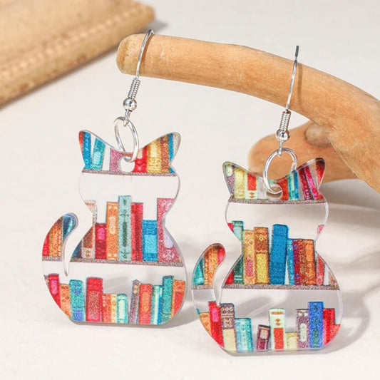 Orecchini Pendenti Gatto con Libri Colorati – Per Amanti dei Libri