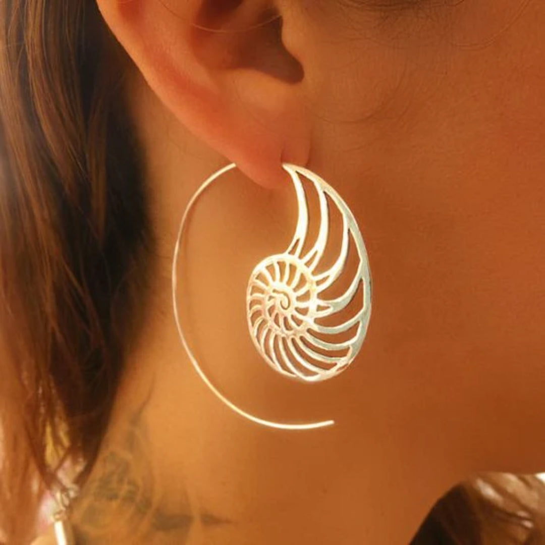 Orecchini Vintage con Conchiglia Dorata a Spirale