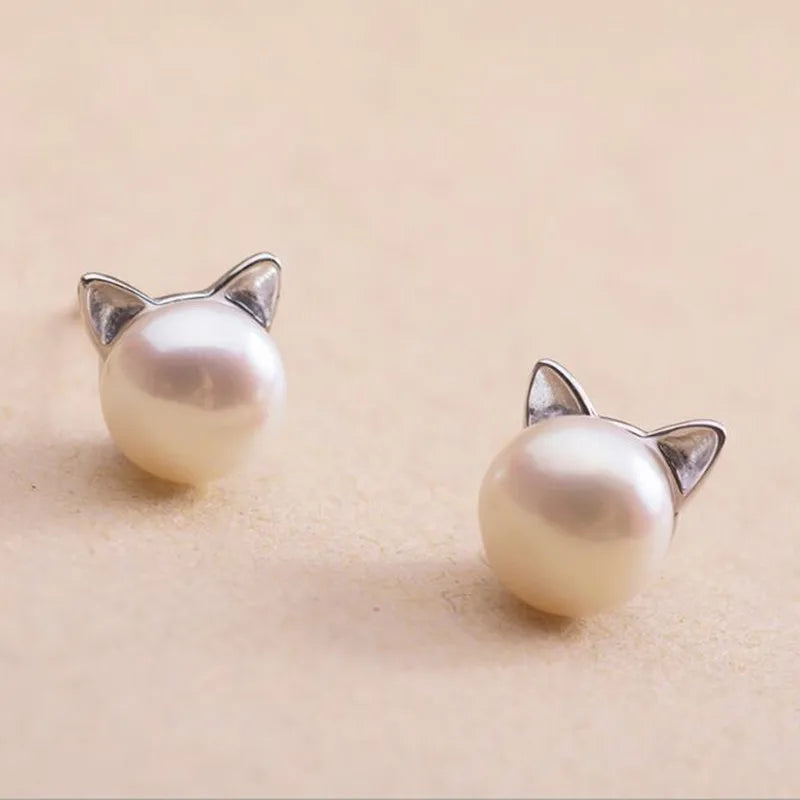 Orecchini a Perno Gatto con Perla – Argento Sterling 925