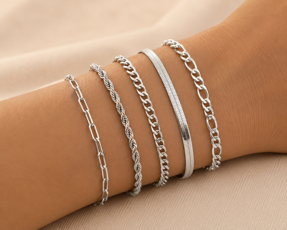 Set di bracciali dorati