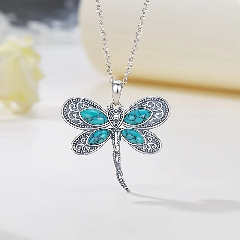Collana Libellula Color Argento – Simbolo di Trasformazione