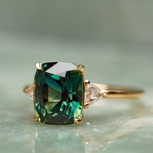 Anello in Gemma Verde Ispirato al Vintage | Oro