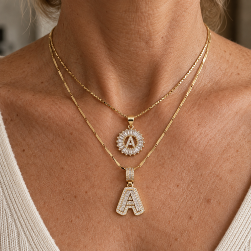 Collana con Iniziale Pavé – Lettera Color Oro con Pietre