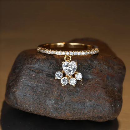 Anello Vintage con Zampa di Gatto e Pietra a Cuore – Tonalità Oro e Argento
