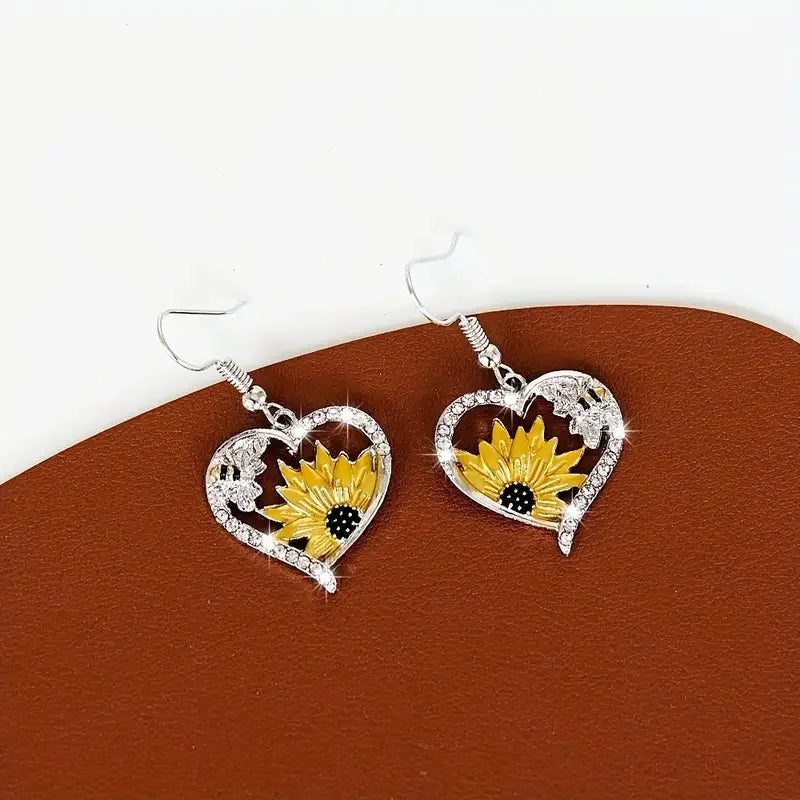 Orecchini Pendenti Cuore con Girasole e Ape – Stile Boho Vintage