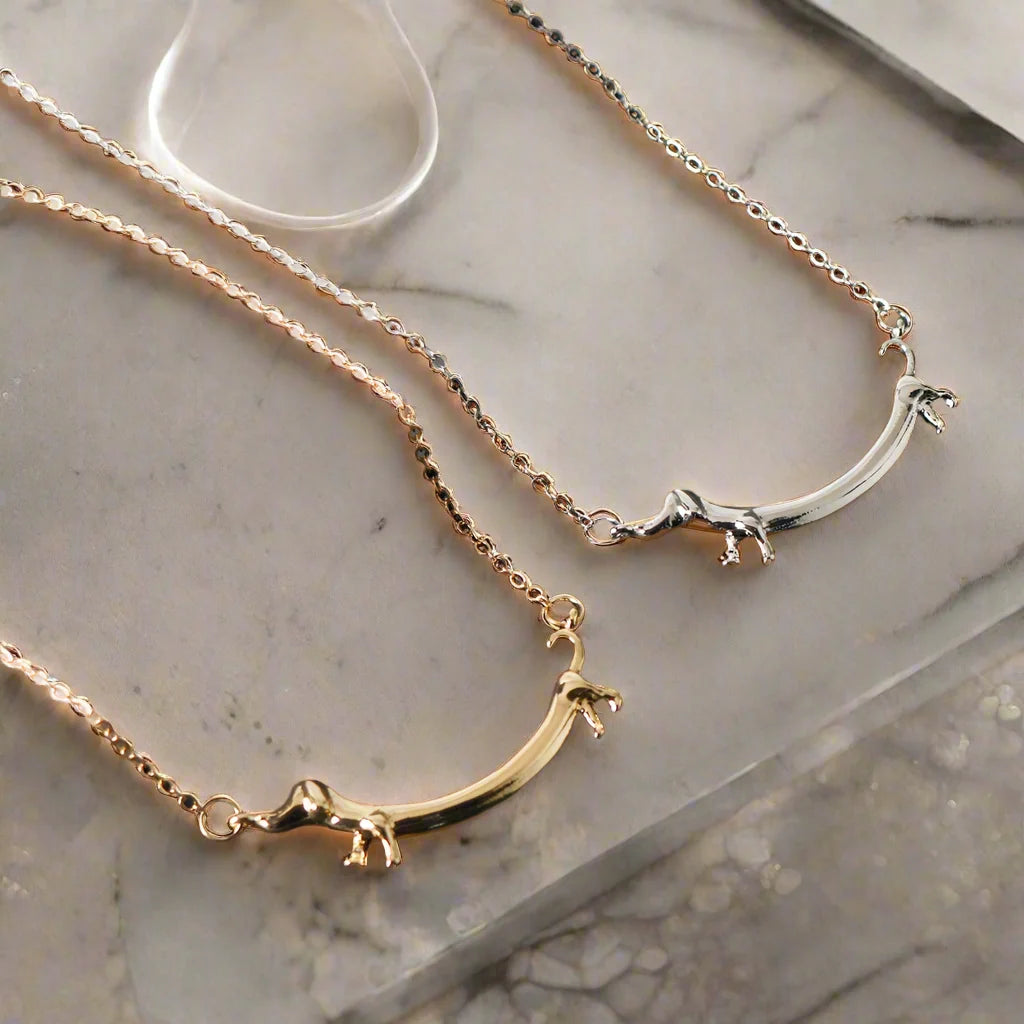 Collana Bassotto Placcata Oro – Ciondolo Allungato