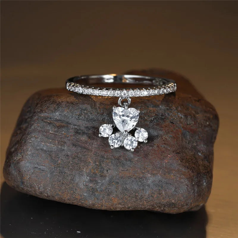 Anello Vintage con Zampa di Gatto e Pietra a Cuore – Tonalità Oro e Argento
