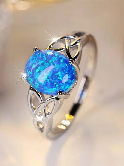 Anello Vintage in Argento con Opale Blu