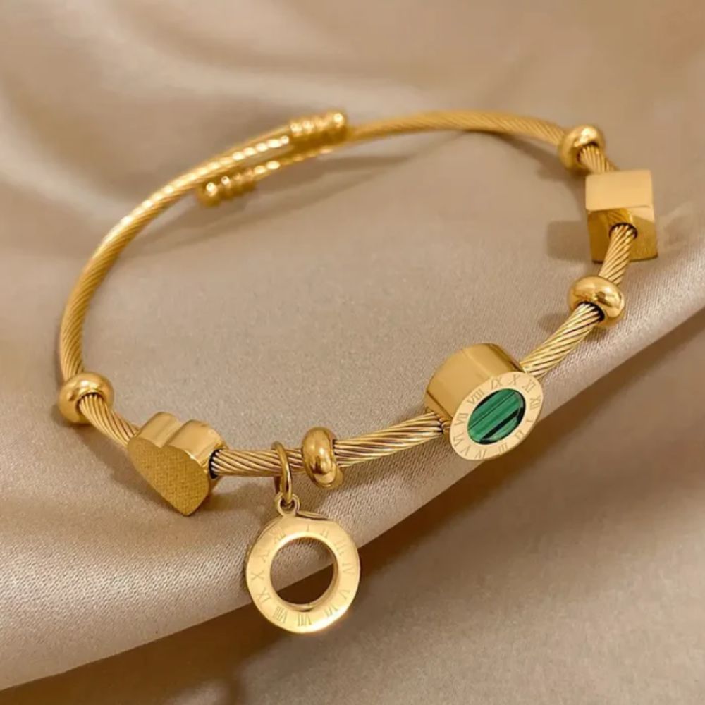 Bracciale Emerance – Rigido Color Oro con Pietra Verde e Charm