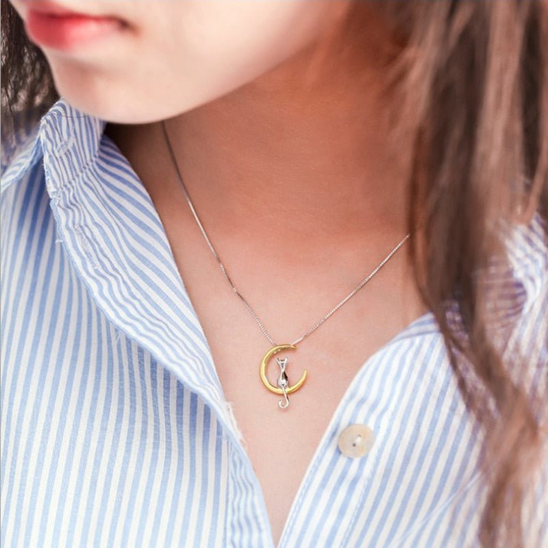 Collana Gatto sulla Falce di Luna – Color Argento o Oro