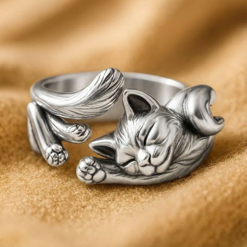 Anello Gatto Addormentato in Argento Anticato – Stile Vintage