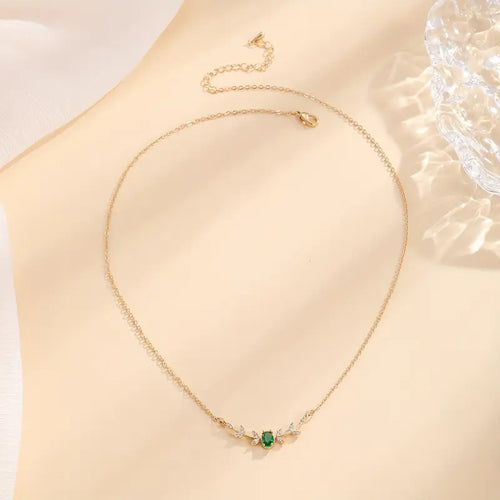 Collana Amira Valmorin | Dorata con Ramo e Pietra Verde Smeraldo