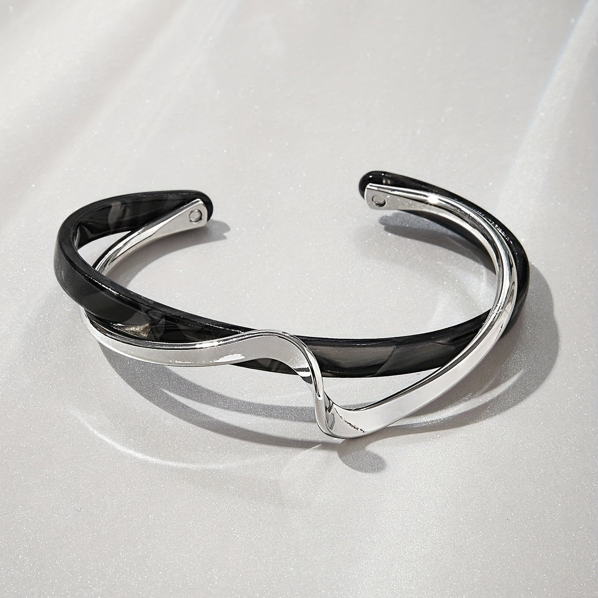 Bracciale Cuff in Oro Minimalista Elegante