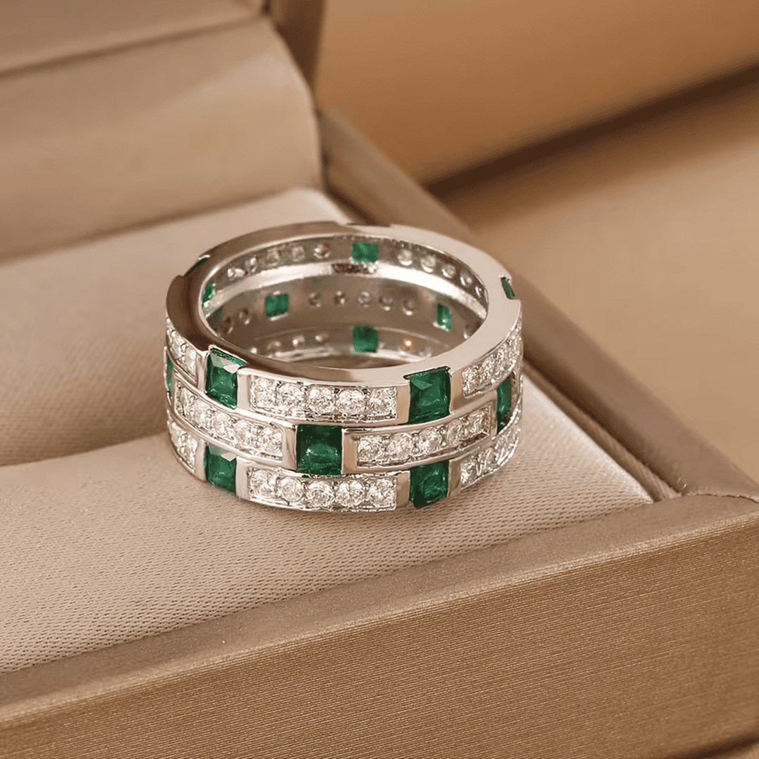 Anello Matrice di Smeraldo Elegante