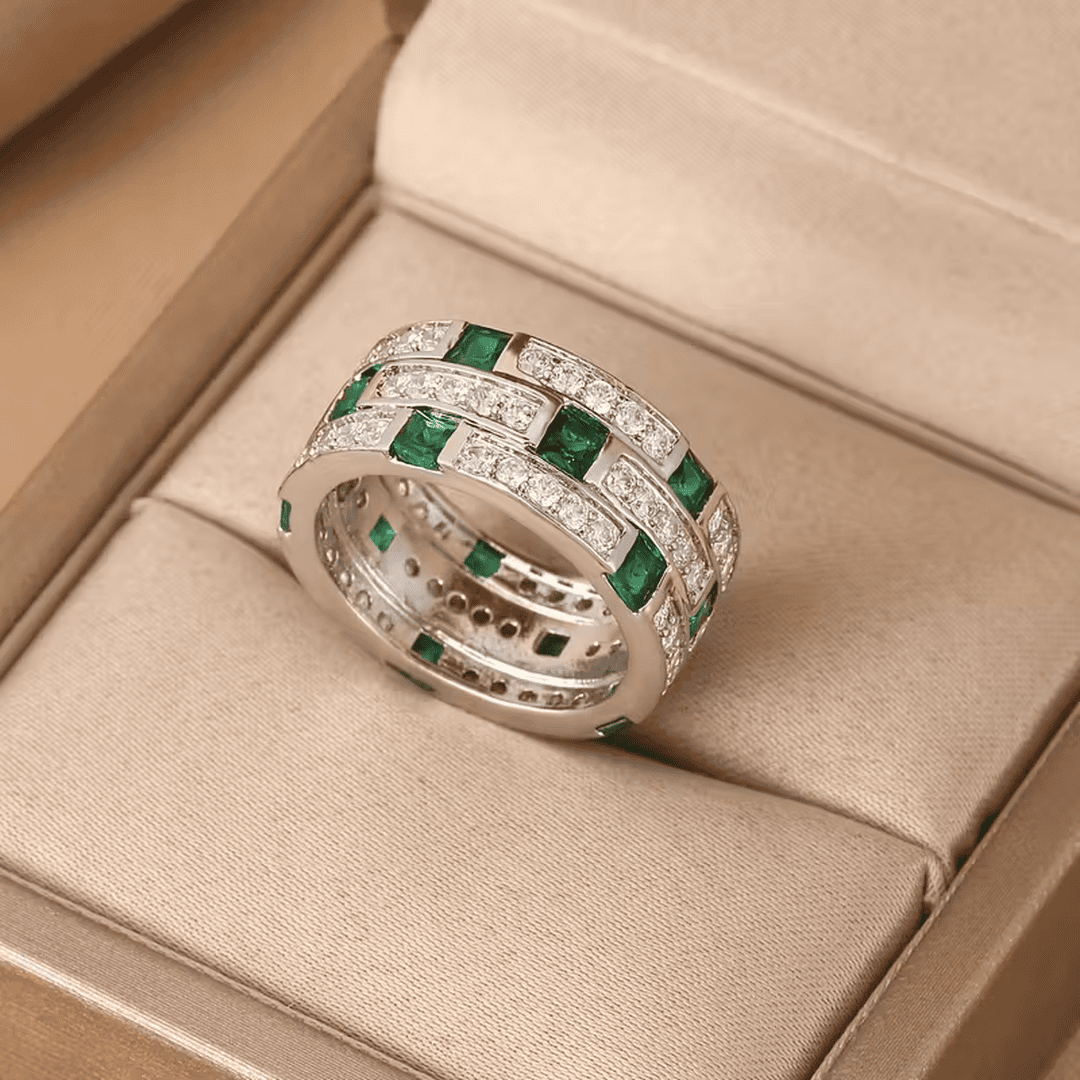 Anello Matrice di Smeraldo Elegante