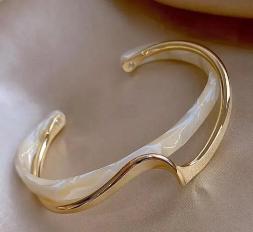 Bracciale Rigido Elegante Color Oro Effetto Opale Bianco